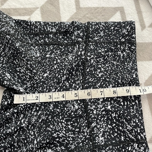 Athleta Ultimate Stash Pocket Capri Printed size Small Activewear - Picture 10 of 11